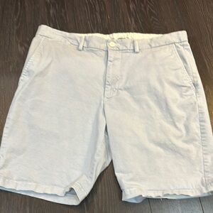Old Navy Men's Light Gray Flat Front Shorts
